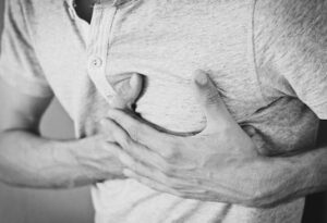 Cuáles son los signos y síntomas de la enfermedad cardíaca cardiovascular?